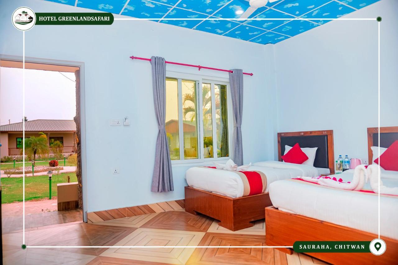 Hotel Greenland Safari Sauraha Exterior photo